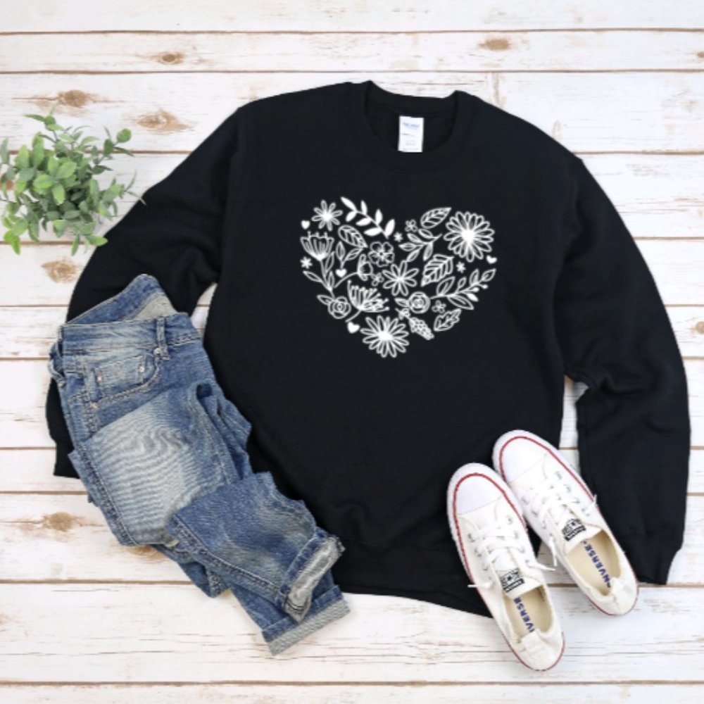Wildflower Heart Sweatshirt - Black